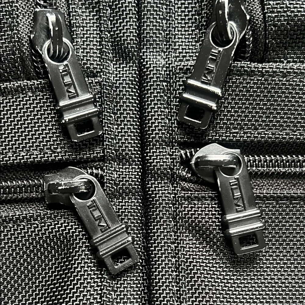 TUMI Expandable Organizer Briefcase Laptop Bag - Picture 3 of 7